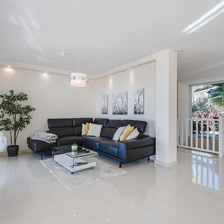Mit Fantastischem Meerblick By Interhome *