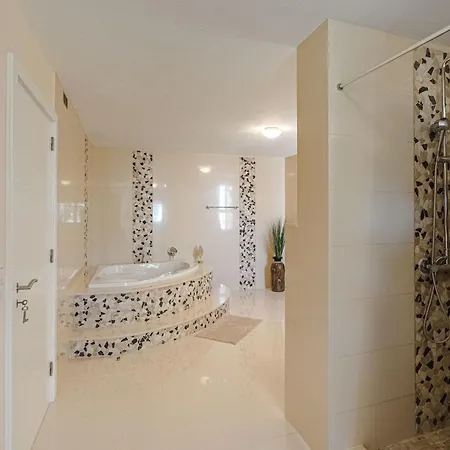 Mit Fantastischem Meerblick By Interhome Holiday home *